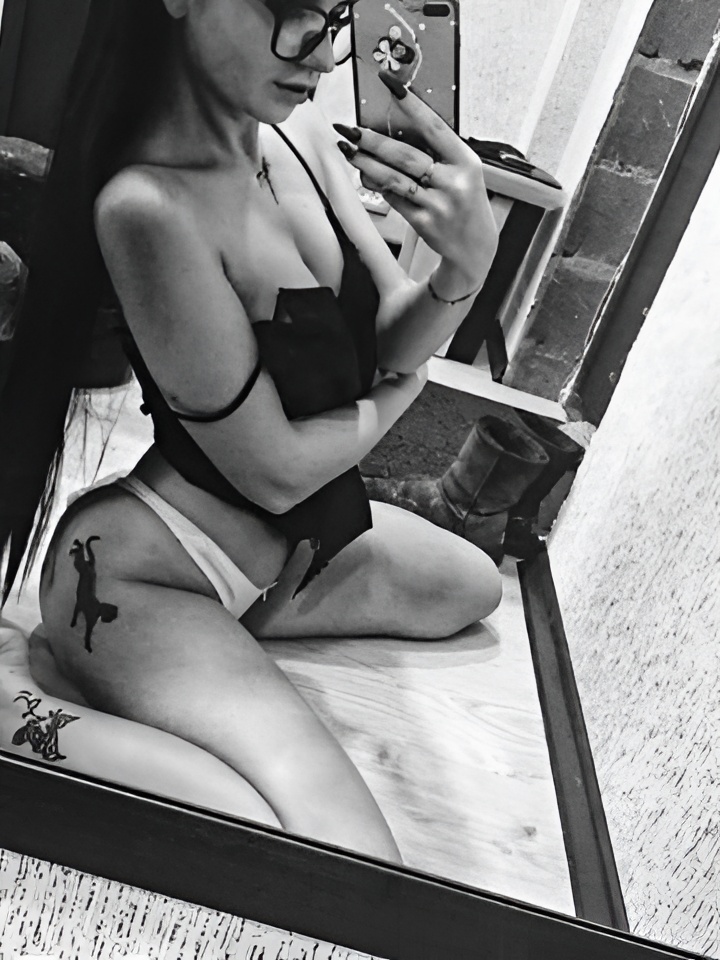 Устинья привлекальеная девушка из Муравленко цена от 5000 руб