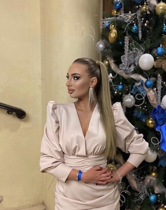 🎥 Снежана привлекальеная девушка из Муравленко цена от 8000 руб