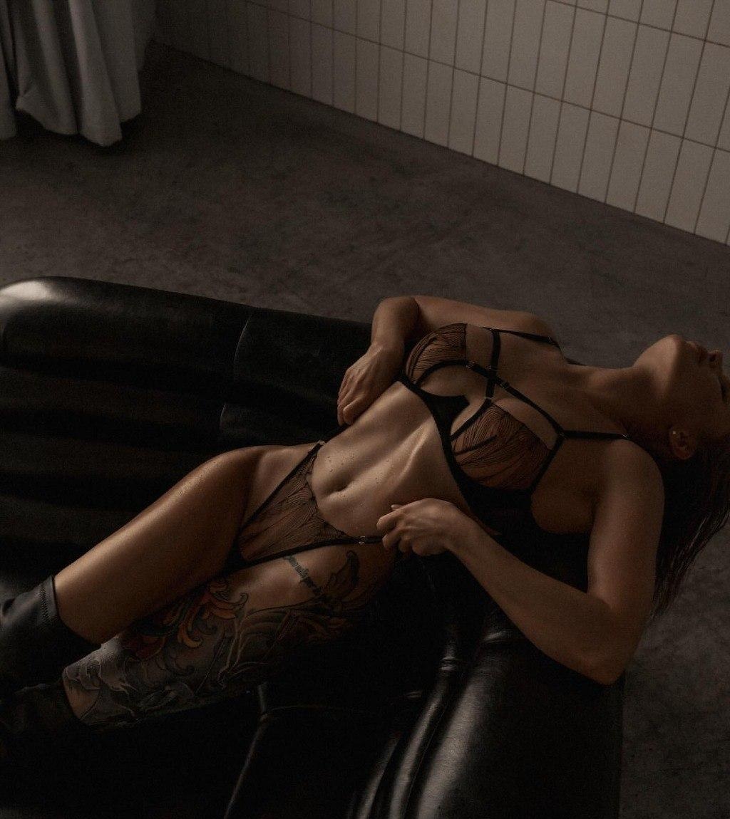 Эльвира привлекальеная девушка из Муравленко цена от 6000 руб