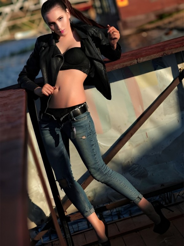 Оксана привлекательная девушка из Муравленко цена от 3000 руб