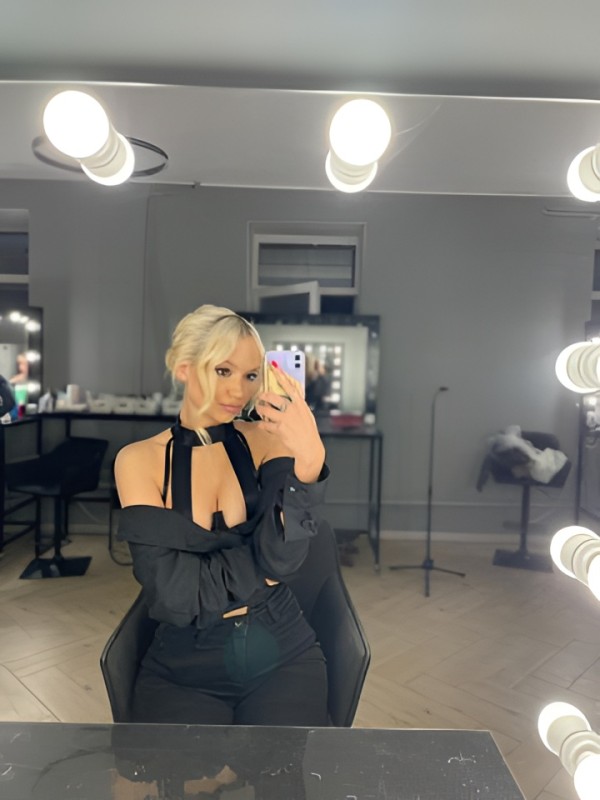 Рада привлекательная девушка из Муравленко цена от 2500 руб