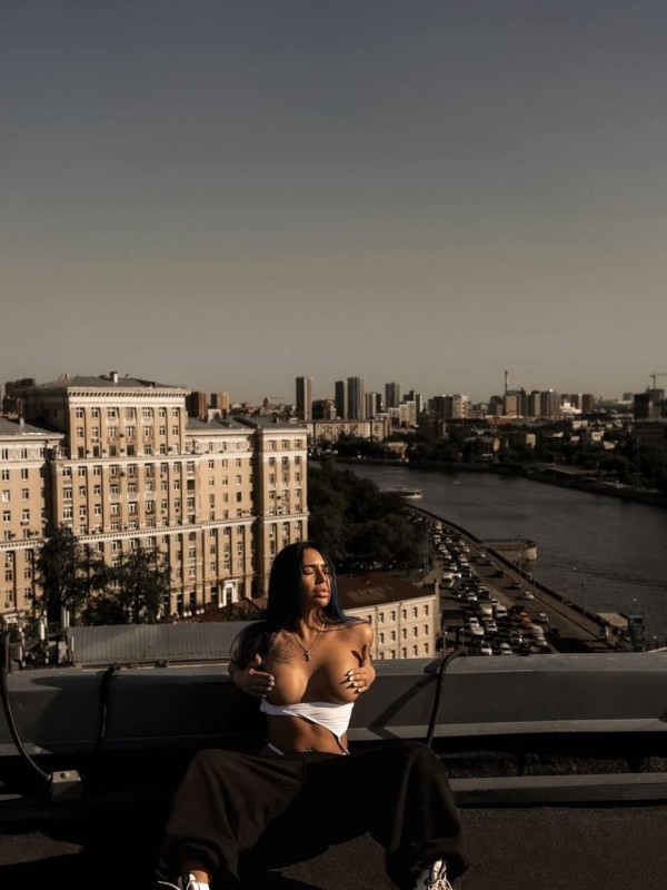 Дана привлекательная девушка из Муравленко цена от 5000 руб